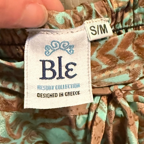 Two Piece Set - Picture 3 of 8